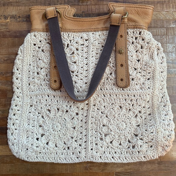 Lucky brand creamy white crochet bag. GREAT condition. Boho large bag - Picture 4 of 5